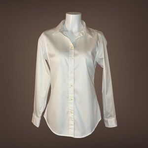 Women's Banana Republic White Long Sleeve Button Down Shirt, Size 6